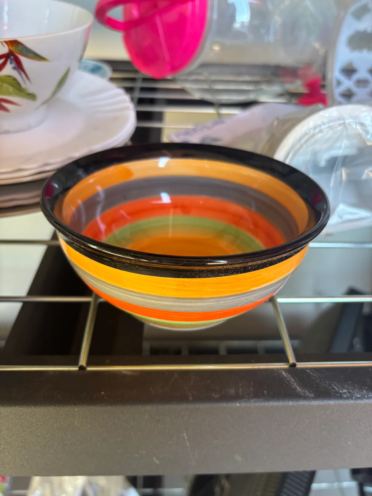 Priecīga bļodiņa. Siguldas apmaiņas punktā.  in Sigulda