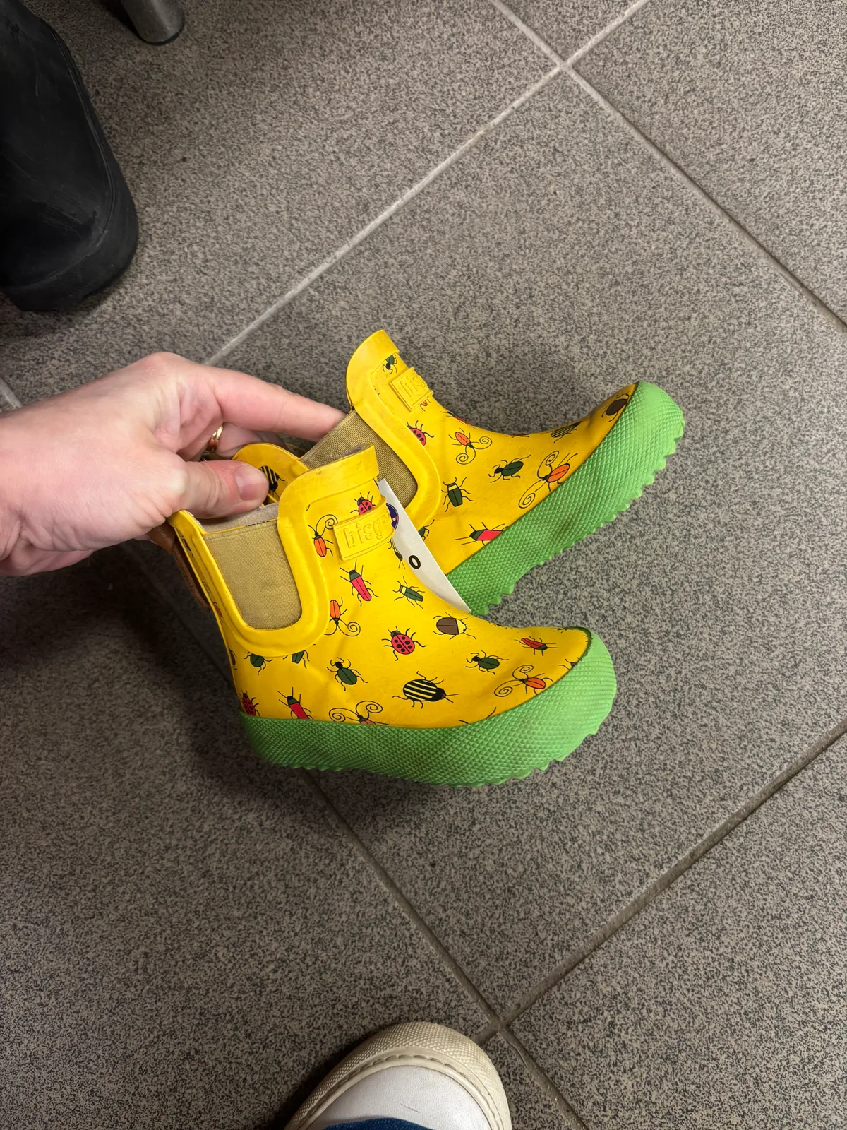 Bisgaard 20. izmēra zābīši ar vabolītēm. Trūkst vienas ļipiņas, bet citādi - konfekte. Nieka 1.2€ in Sigulda