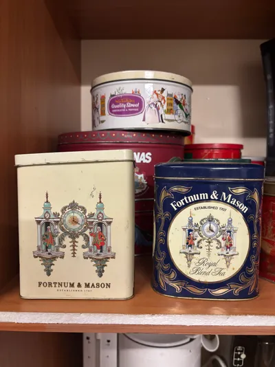 Skaistas FORTNUM & MASON metāla tējas kārbas, kur var...