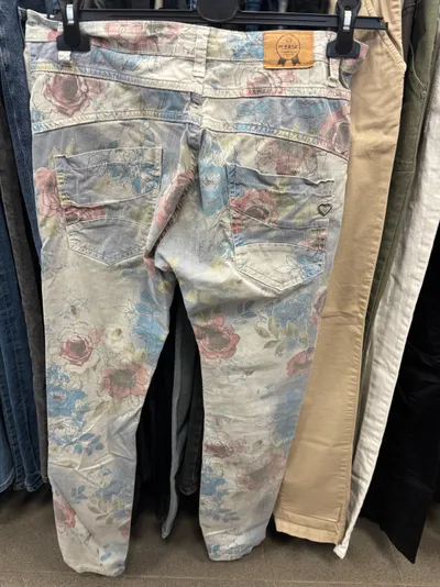 Please Italy vintage XS puķainas bikses, ja džinsus šūtu ...