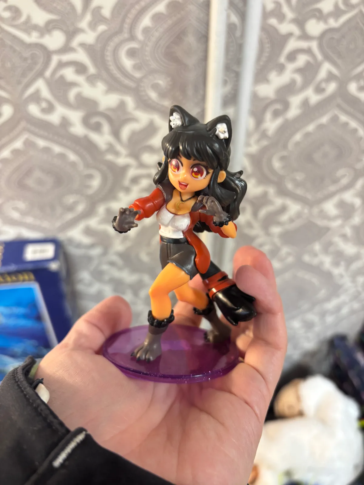 Aphmau MeeMeows Collectors Case - Ultima Wolf Girl Figure
0.30, būtībā par velti, nāk un ņem, ja patīk kaķi vai vilki vai meitenes, kvalitatīva, smuka manti...