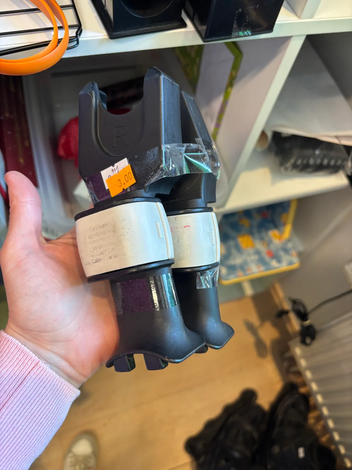 Bugaboo Cameleon 3 
—> Maxi Cosi adapteri. Kur jūs bijāt, kad man vajadzēja!!!
3€ - 70% šodien, karoč par velti. Es tiešām novēlu, kaut tas, kurš tos meklē...