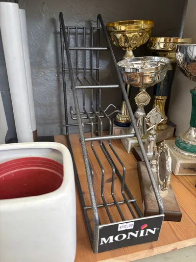 Sīrupu plaukts Moni , saimniecībai, kurā vajag vairāk par...