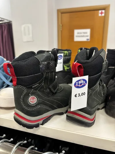 25. izm Timberland zābaki goretex nubuks un lipekļi strād...