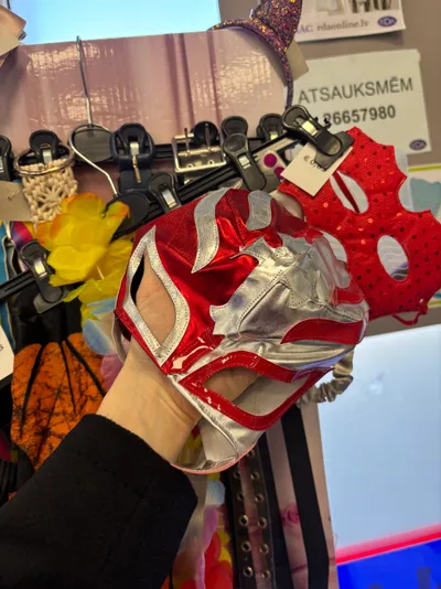 Rey Mysterio stila maska, i don’t know who need to see th...